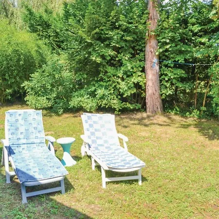 Four Bedroom Holiday In Balatonszemes Nyaraló