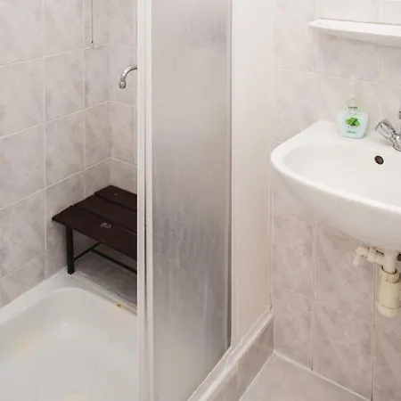 Four Bedroom Holiday In Balatonszemes Nyaraló