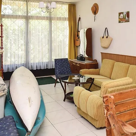 Nyaraló Four Bedroom Holiday In Balatonszemes *