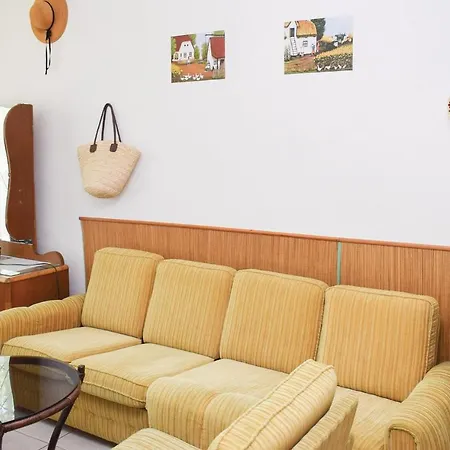 Nyaraló Four Bedroom Holiday In Balatonszemes *