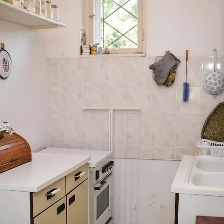 Four Bedroom Holiday In Balatonszemes Nyaraló *